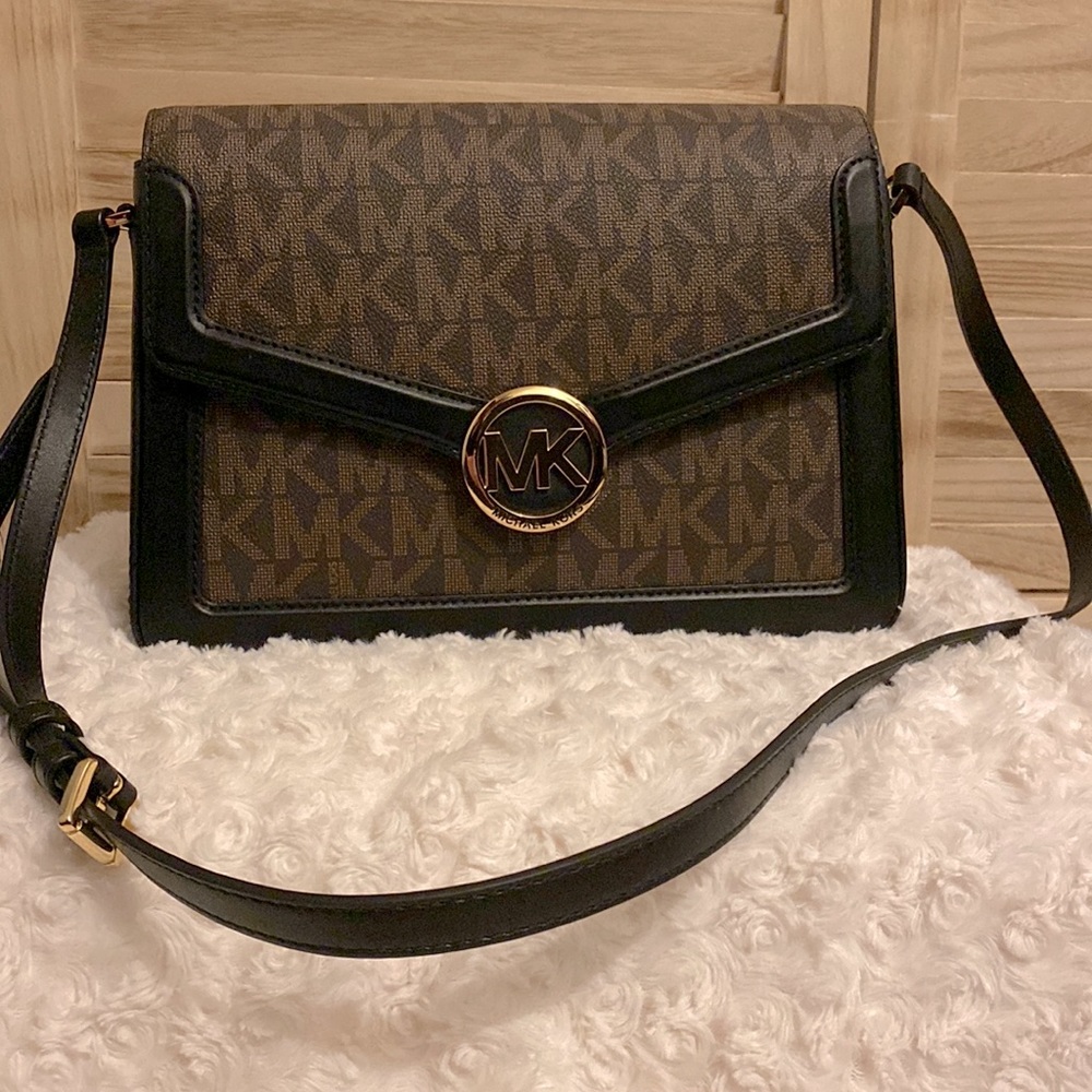 Michael Kors Jessie Medium Shoulder Bag 🔴ON HOLD🔴
